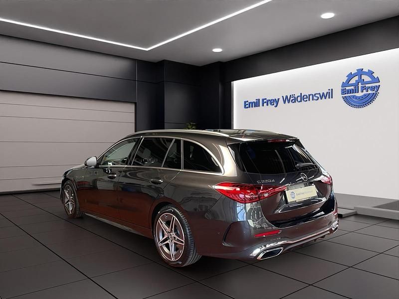 Neu Mercedes C220 197 PS (144 kW) 2025 Grau Kombi