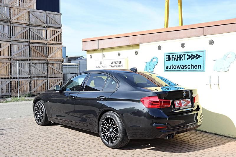 Gebraucht BMW 330 Sport Line 252 PS (185 kW) 2017 Limousine