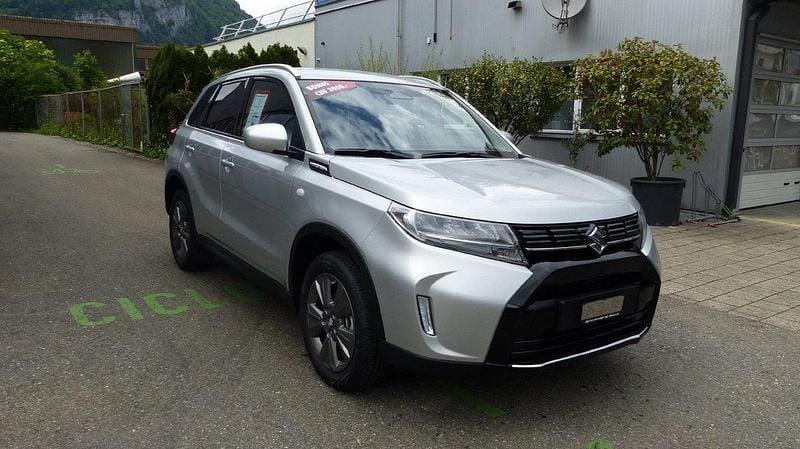Gebraucht Suzuki Vitara 116 PS (85 kW) 2025 SUV