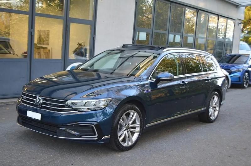 Gebraucht VW Passat GTE 217 PS (159 kW) 2025 Blau Kombi