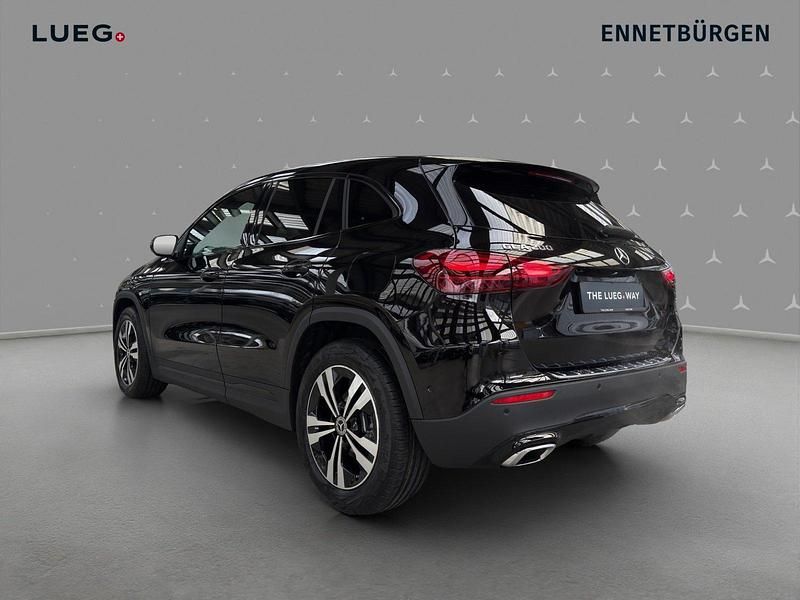 Neu Mercedes GLA200 Night 163 PS (119 kW) 2025 SUV