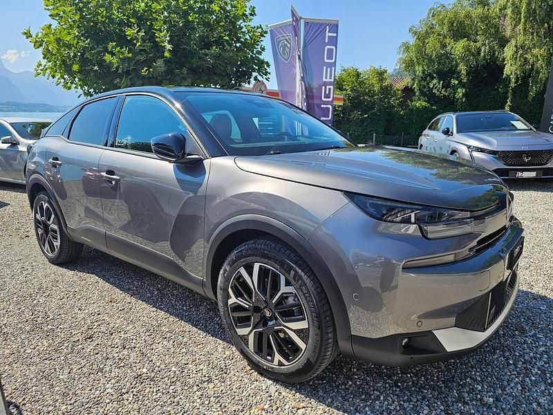 Neu Citroën C4 145 PS (106 kW) 2025 Grau Limousine