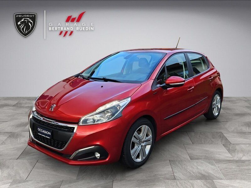 Gebraucht 2019 Peugeot 208 Signature Sky Kleinwagen | CHF 5’000 (Teuer) - Bild 1/4