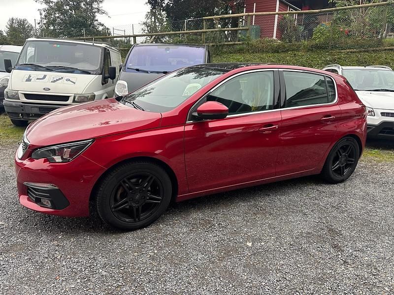 Gebraucht Peugeot 308 Allure 130 PS (95 kW) 2019