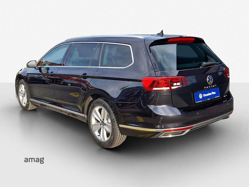 Gebraucht VW Passat Elegance 200 PS (147 kW) 2023 Deepblack perleffekt Kombi