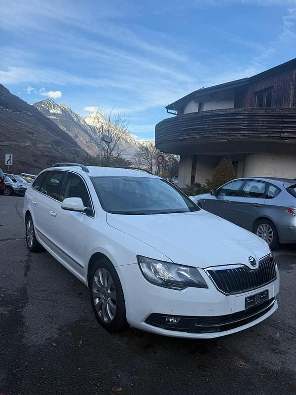 Gebraucht 2015 Skoda Superb Elegance Kombi | CHF 4’900 - Bild 1/4