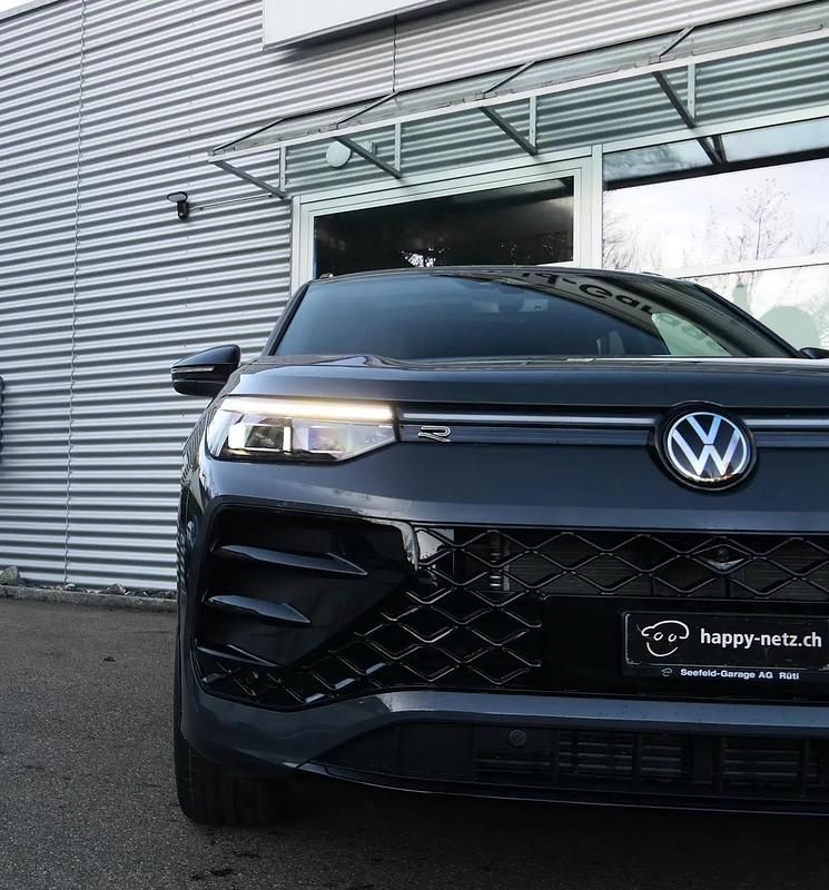 Neu VW Tayron R-line 266 PS (195 kW) 2026 Gray SUV