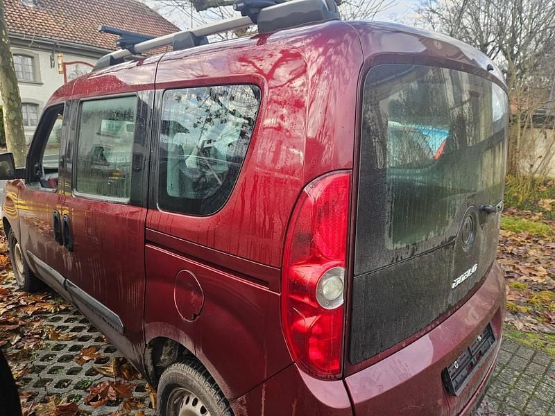 Gebraucht 2011 Fiat Doblò Van / Kleinbus | CHF 3’350 (Fairer Preis) - Bild 1/1