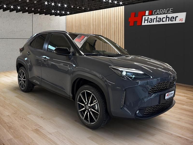 Neu Toyota Yaris Cross Sport 131 PS (96 kW) 2025 Grau SUV