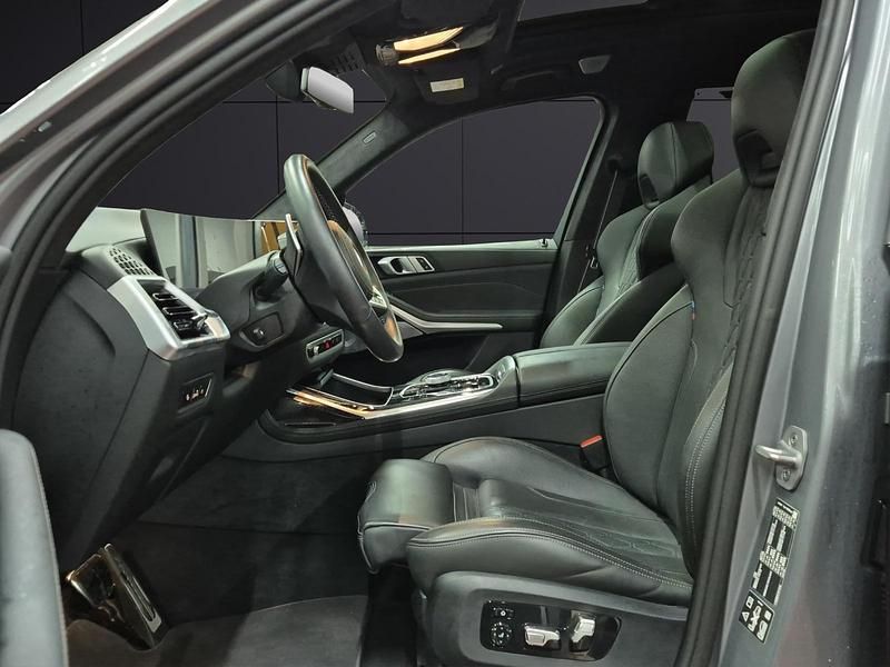 Gebraucht BMW X7 M Sport 530 PS (389 kW) 2024 Grau SUV