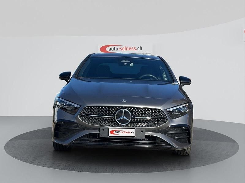 Gebraucht Mercedes A200 AMG line 163 PS (119 kW) 2025 Limousine