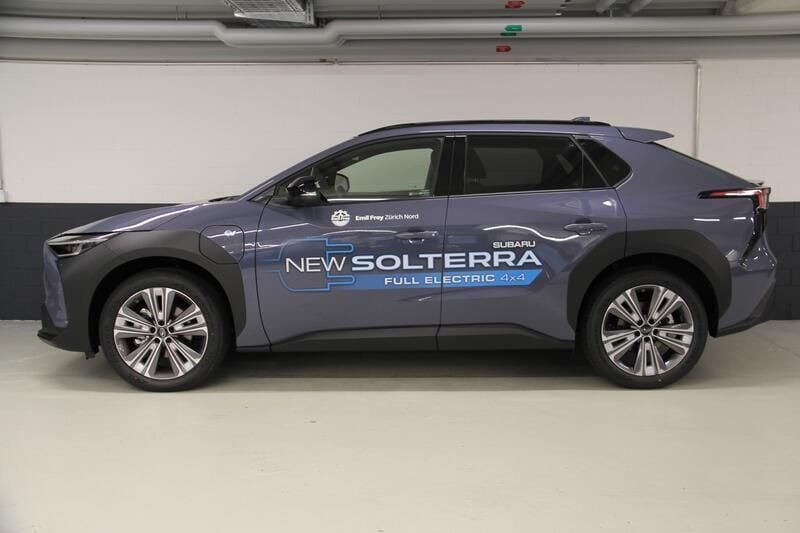 Gebraucht Subaru Solterra 160 kW (218 PS) 2022 Grau SUV