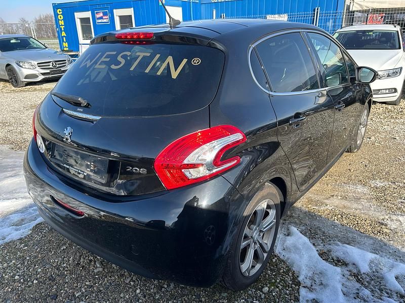 Gebraucht Peugeot 208 Allure 120 PS (88 kW) 2014 Kleinwagen