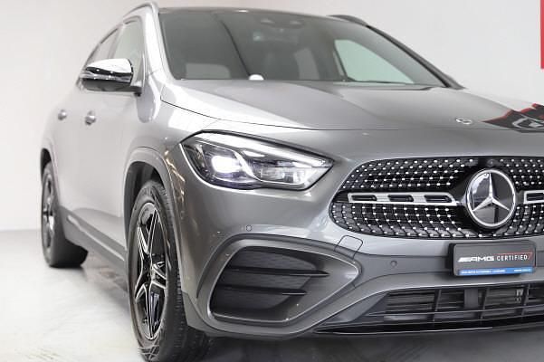 Gebraucht Mercedes GLA250 224 PS (164 kW) 2023 Grau SUV