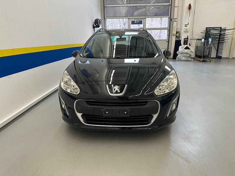 Gebraucht Peugeot 308 SW Active 112 PS (82 kW) 2011 Kombi