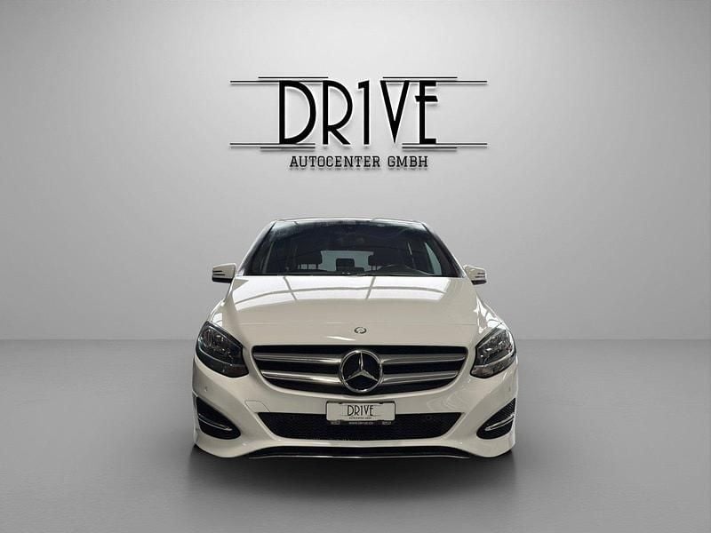 Gebraucht Mercedes B220 Urban 184 PS (135 kW) 2015 Weiss Van / Kleinbus