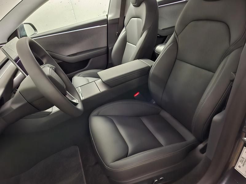 Gebraucht Tesla Model 3 RWD 208 kW (283 PS) 2025 Limousine