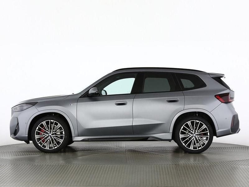 Neu BMW X1 M Sport 211 PS (155 kW) 2025 "frozen pure grey me mét. SUV