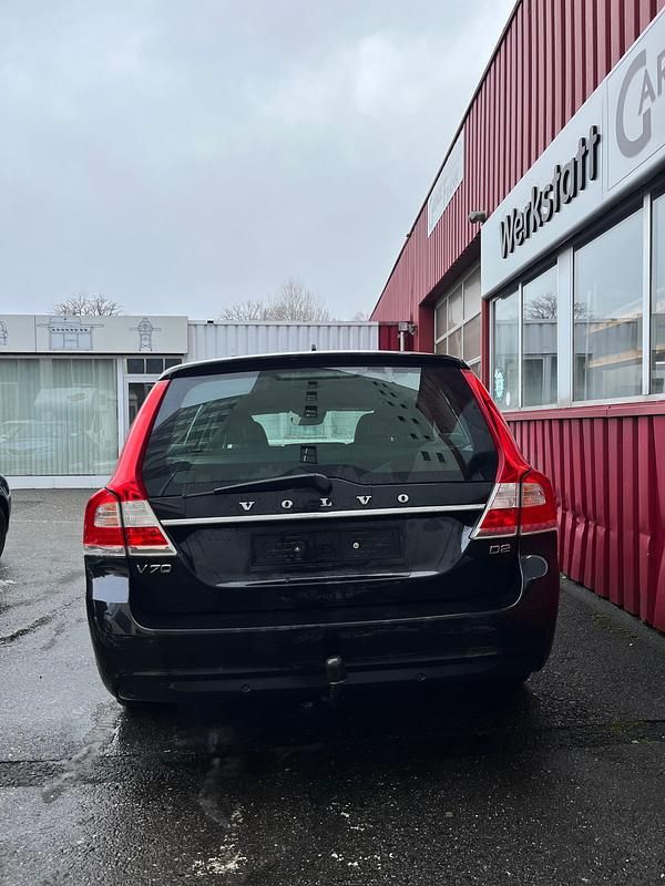 Gebraucht Volvo V70 Momentum 120 PS (88 kW) 2016 Kombi
