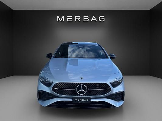 Neu Mercedes A180 116 PS (85 kW) 2025 Grau Limousine