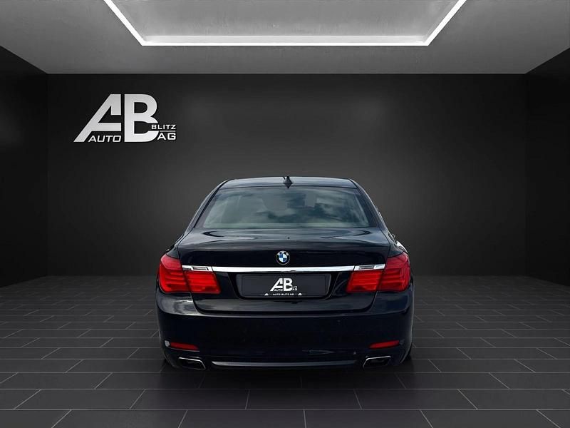 Gebraucht BMW 750 408 PS (300 kW) 2011 Limousine