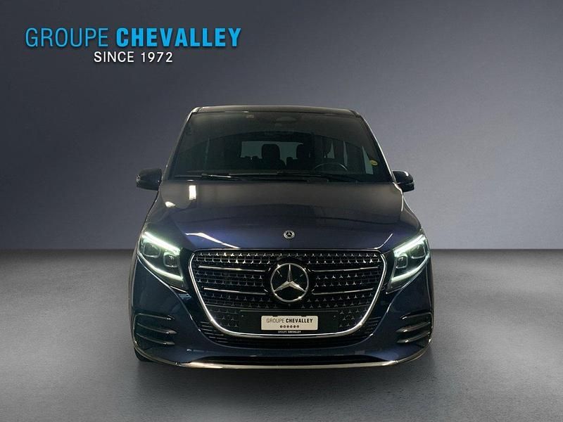 Gebraucht Mercedes V300 Avantgarde 239 PS (175 kW) 2024 Van / Kleinbus