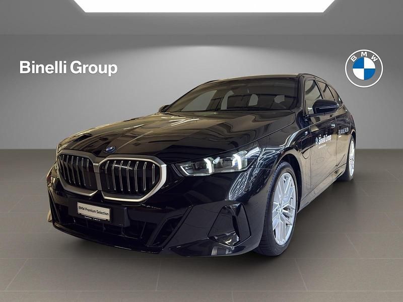 Gebraucht BMW 530e M Sport 299 PS (219 kW) 2025 Schwarz Kombi
