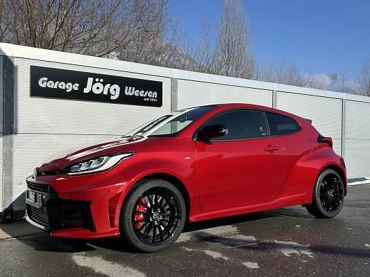 Rot Neu 2025 Toyota Yaris Sport Limousine | CHF 48’900 (Fairer Preis) - Bild 1/4