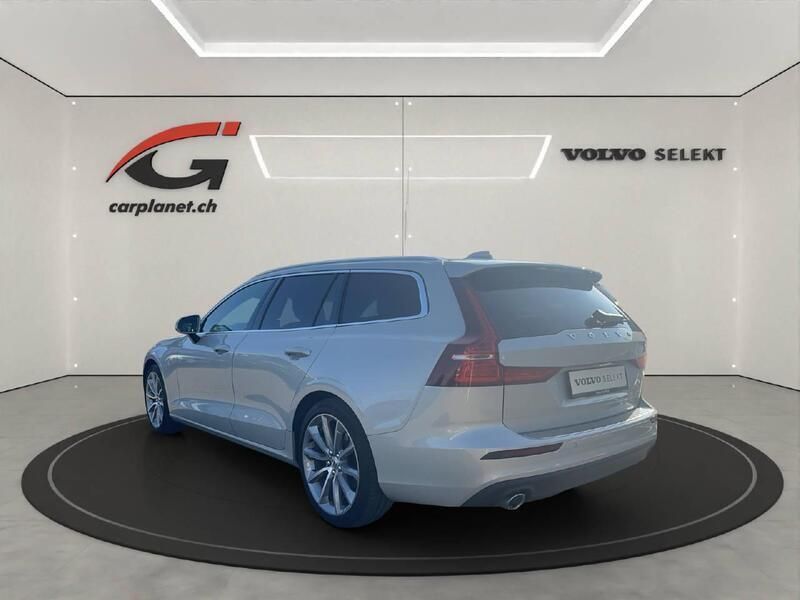 Gebraucht Volvo V60 Momentum 190 PS (139 kW) 2018 Beige Kombi