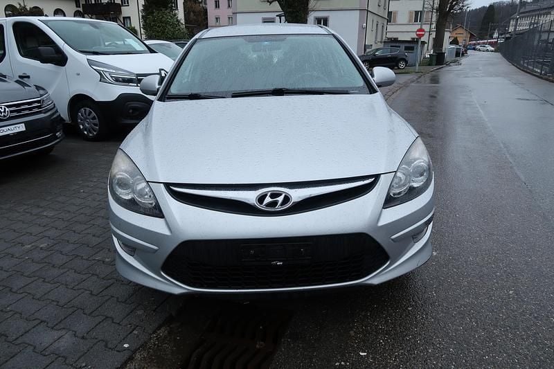Gebraucht Hyundai i30 Style 126 PS (92 kW) 2010 Kombi