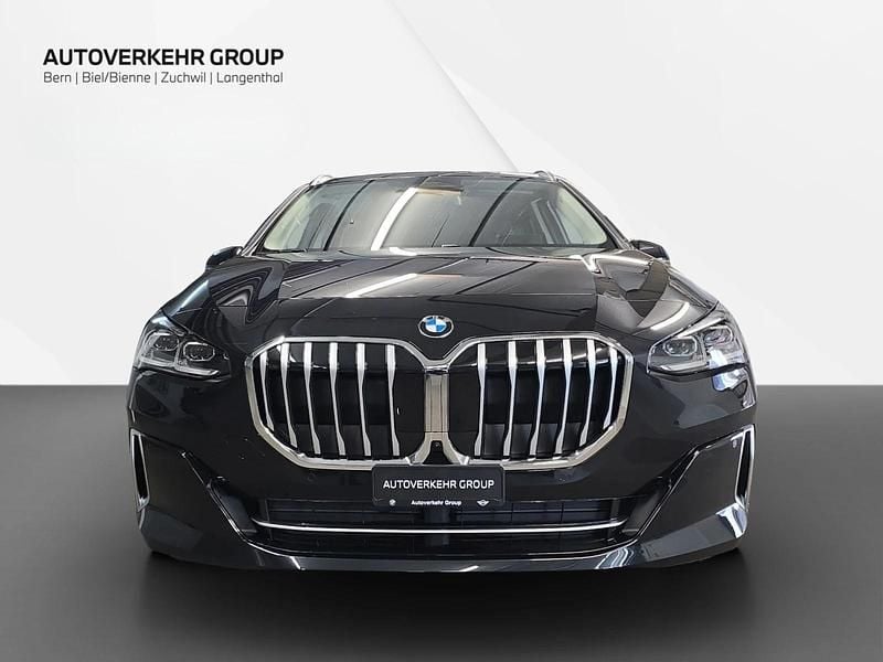 Neu BMW 218 Active Tourer Luxury Line 136 PS (100 kW) 2025 Van / Kleinbus