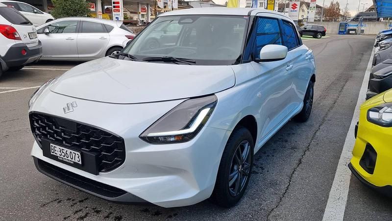 Gebraucht Suzuki Swift 82 PS (60 kW) 2025 Weiss Limousine
