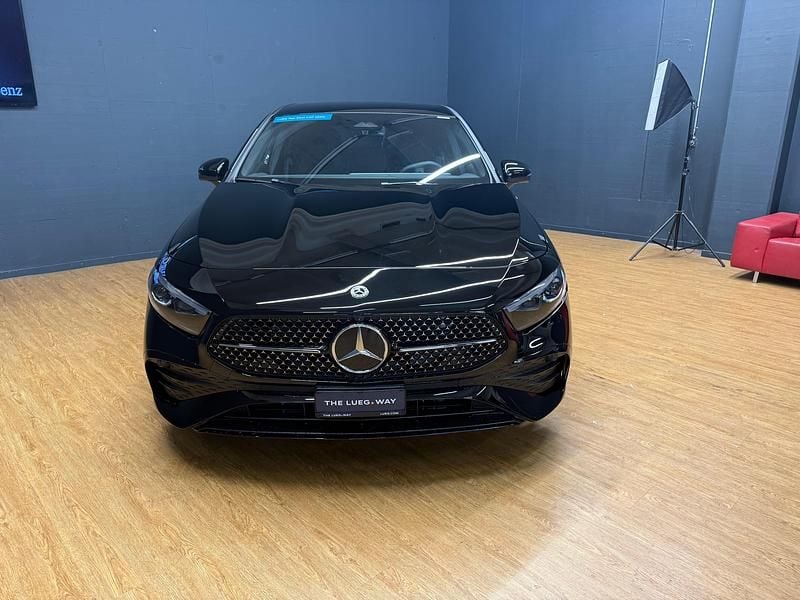 Gebraucht Mercedes A200 AMG 163 PS (119 kW) 2025 Limousine