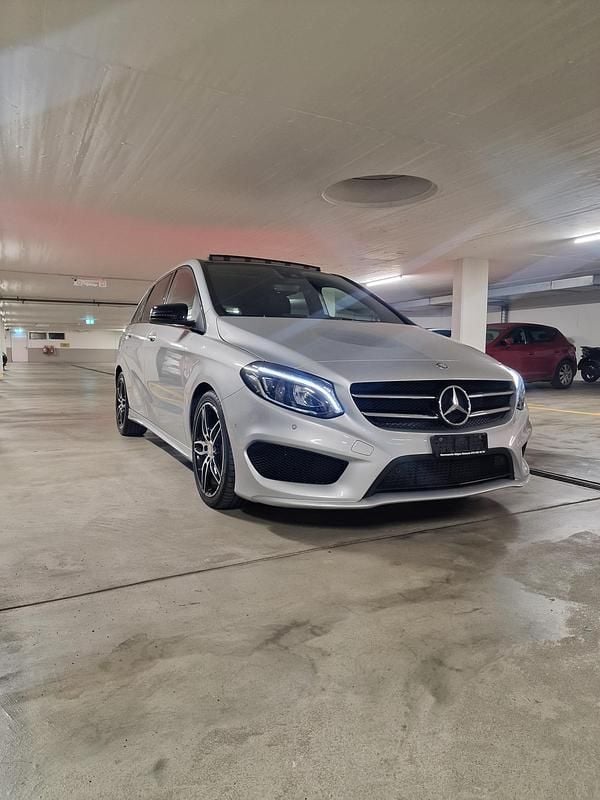 Gebraucht 2016 Mercedes B220 AMG line Van / Kleinbus | CHF 18’800 - Bild 1/4