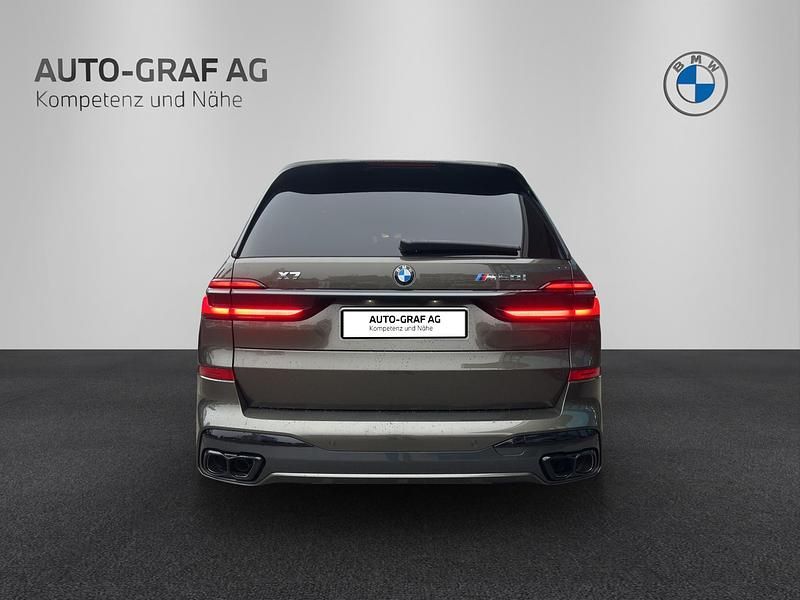 Neu BMW X7 M Sport 530 PS (389 kW) 2025 Grau SUV