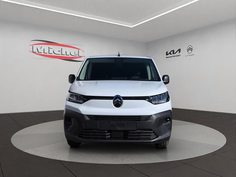 Neu Citroën Berlingo First 102 PS (75 kW) 2026 Van / Kleinbus