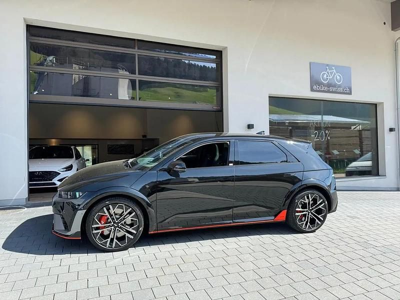Schwarz Neu 2025 Hyundai Ioniq Kleinwagen | CHF 55’949 - Bild 1/4
