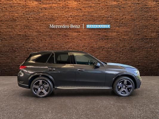 Gebraucht Mercedes GLC300e 313 PS (230 kW) 2024 Grau SUV
