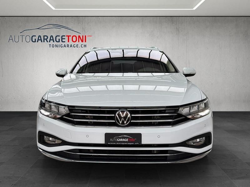 Gebraucht VW Passat Elegance 200 PS (147 kW) 2023 Kombi