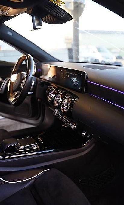 Gebraucht Mercedes A200 163 PS (119 kW) 2019 Limousine