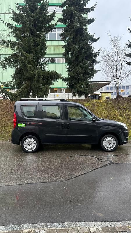 Gebraucht Fiat Doblò 120 PS (88 kW) 2014 Van / Kleinbus