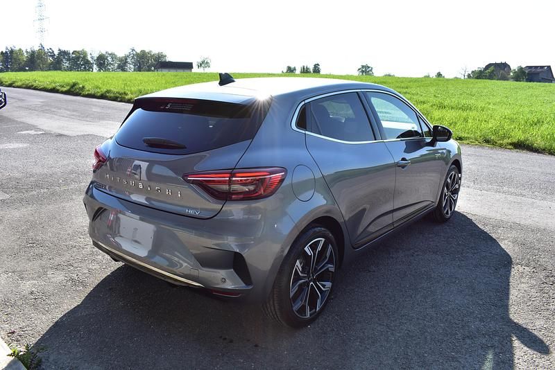 Neu Mitsubishi Colt Instyle 145 PS (106 kW) 2025 Grau SUV