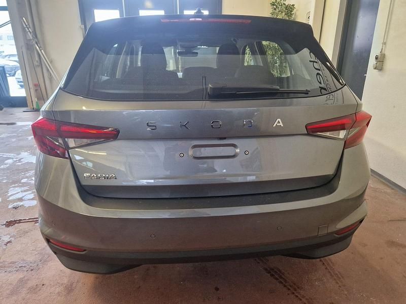 Neu Skoda Fabia Dynamic 116 PS (85 kW) 2025 Grau Limousine