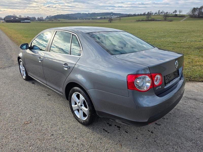 Gebraucht VW Jetta Comfortline 160 PS (117 kW) 2010 Limousine