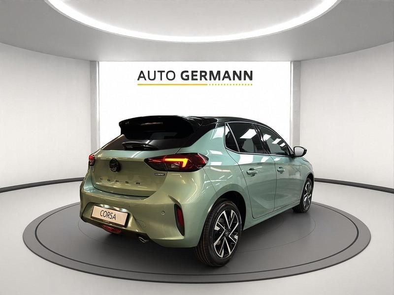 Neu Opel Corsa 110 PS (80 kW) 2025 Grün Limousine
