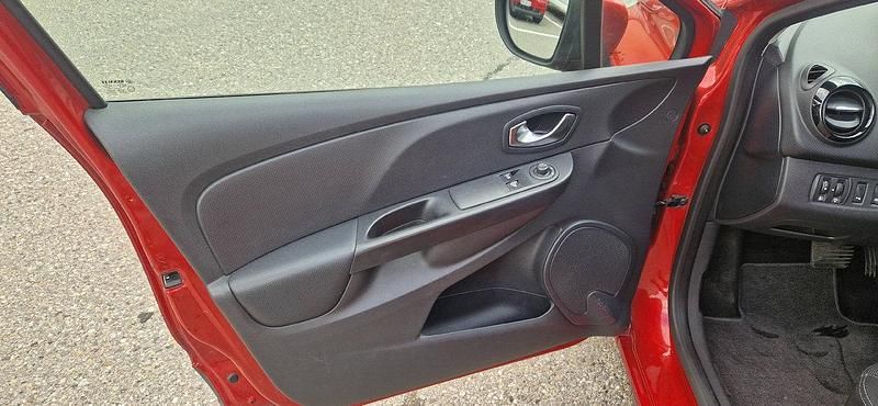 Gebraucht Renault Clio IV Expression 90 PS (66 kW) 2015 Limousine