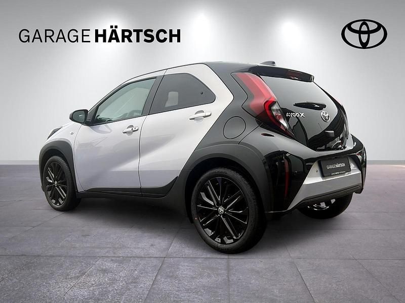 Gebraucht Toyota Aygo X Edition 72 PS (52 kW) 2025 Silber SUV