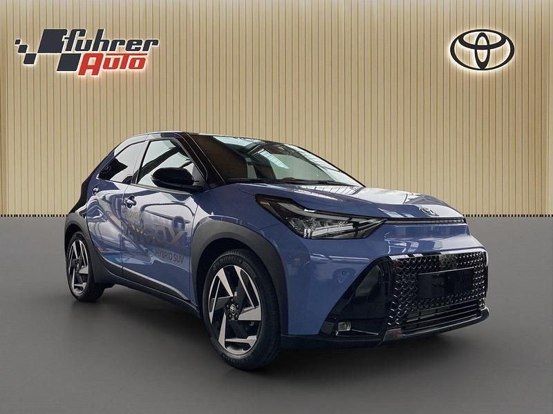 Neu Toyota Aygo X Style 116 PS (85 kW) 2025 Blau SUV