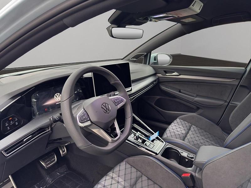 Neu VW Golf VIII R-line 150 PS (110 kW) 2026 Blau Limousine