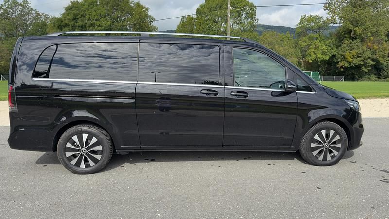 Gebraucht Mercedes V300 Avantgarde 239 PS (175 kW) 2022 Van / Kleinbus